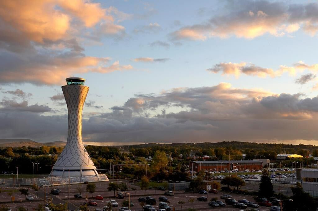 edinburghairport.com